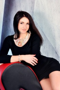 Photo of beautiful Ukraine  Alla with brown hair and hazel eyes - 21298