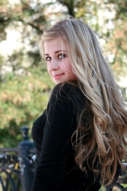 Photo of beautiful Ukraine  Ann with blonde hair and blue eyes - 20543