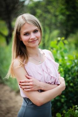 Photo of beautiful Ukraine  Anna with blonde hair and blue eyes - 19748