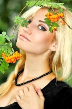 Photo of beautiful Ukraine  Anna with red hair and green eyes - 19937