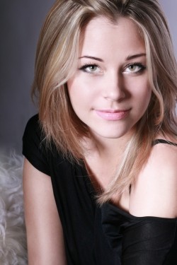 Photo of beautiful Ukraine  Anna with blonde hair and green eyes - 20209