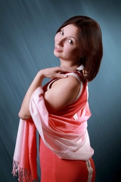 Photo of beautiful Ukraine  Anna with light-brown hair and green eyes - 20795