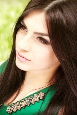 Photo of beautiful Ukraine  Anna with black hair and brown eyes - 27671