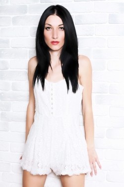 Photo of beautiful Ukraine  Aynura with black hair and brown eyes - 20647