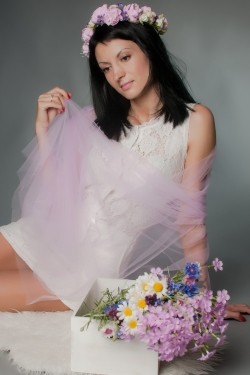 Photo of beautiful Ukraine  Ekaterina with black hair and brown eyes - 20306