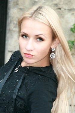 Photo of beautiful Ukraine  Ekaterina with blonde hair and blue eyes - 21091