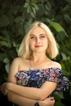 Photo of beautiful Ukraine  Ekaterina with blonde hair and grey eyes - 21963