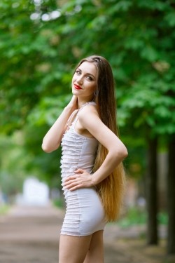 Photo of beautiful Ukraine  Ekaterina with black hair and grey eyes - 22372