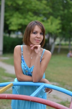 Photo of beautiful Ukraine  Elena with light-brown hair and brown eyes - 20636