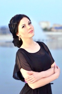 Photo of beautiful Russian Federation  Elena with black hair and brown eyes - 20828