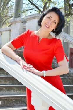 Photo of beautiful Ukraine  Elena with black hair and brown eyes - 21497