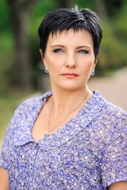 Photo of beautiful Ukraine  Elena with black hair and blue eyes - 21817