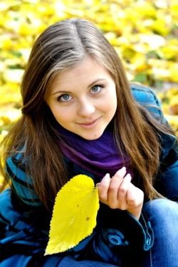 Photo of beautiful Ukraine  Elizabeth with light-brown hair and blue eyes - 19671