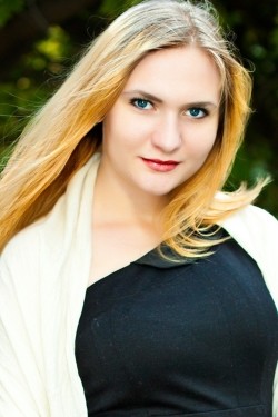 Photo of beautiful Ukraine  Elizaveta with blonde hair and blue eyes - 20351