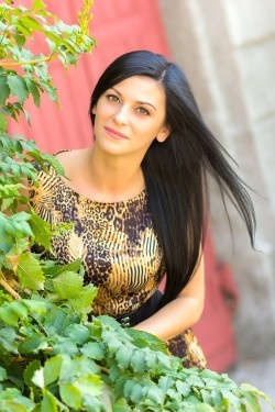 Photo of beautiful Ukraine  Evgeniya with black hair and brown eyes - 22479