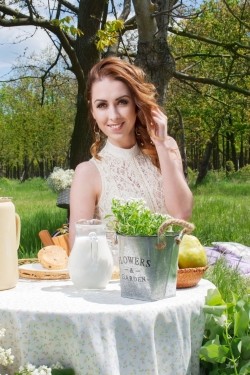 Photo of beautiful Ukraine  Ilona with brown hair and hazel eyes - 21936