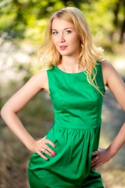 Photo of beautiful Ukraine  Irina with blonde hair and blue eyes - 21610