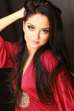 Photo of beautiful Ukraine  Julia with black hair and green eyes - 19726