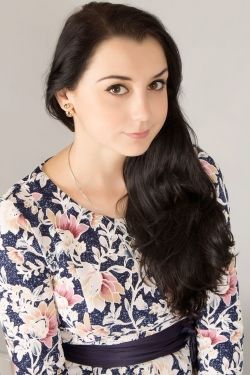 Photo of beautiful Ukraine  Julia with black hair and brown eyes - 19734