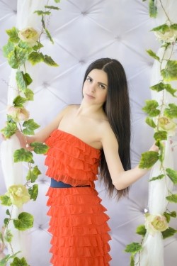 Photo of beautiful Ukraine  Kristina with brown hair and brown eyes - 28302