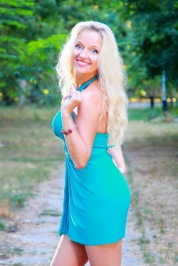 Photo of beautiful Ukraine  Larisa with blonde hair and grey eyes - 22461