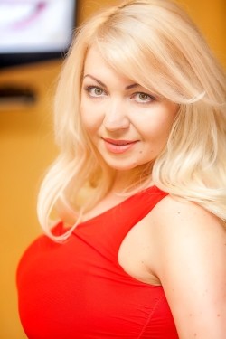 Photo of beautiful Ukraine  Lesya with blonde hair and green eyes - 21657