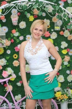 Photo of beautiful Ukraine  Lyudmila with blonde hair and green eyes - 21488