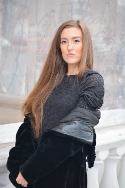 Photo of beautiful Ukraine  Maria with light-brown hair and brown eyes - 20987