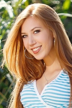 Photo of beautiful Ukraine  Marina with red hair and green eyes - 20107