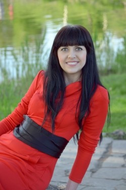 Photo of beautiful Ukraine  Marina with black hair and brown eyes - 20964