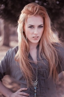 Photo of beautiful Ukraine  Mariya with blonde hair and green eyes - 19933