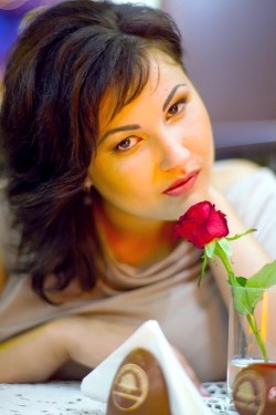 Photo of beautiful Ukraine  Nadezhda with black hair and hazel eyes - 20392