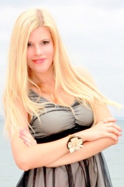 Photo of beautiful Ukraine  Natalia with blonde hair and brown eyes - 20221