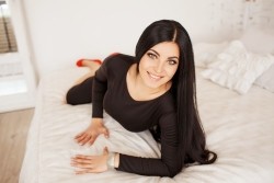 Photo of beautiful Ukraine  Natalia with black hair and green eyes - 20423