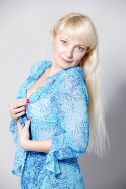 Photo of beautiful Ukraine  Natalya with blonde hair and grey eyes - 22009