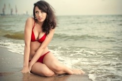 Photo of beautiful Ukraine  Oksana with black hair and brown eyes - 21459