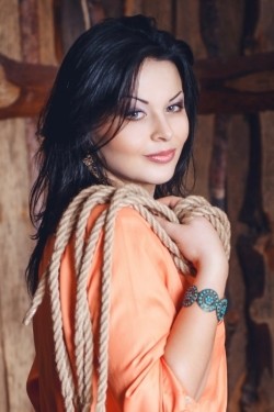 Photo of beautiful Ukraine  Olesia with black hair and hazel eyes - 19995