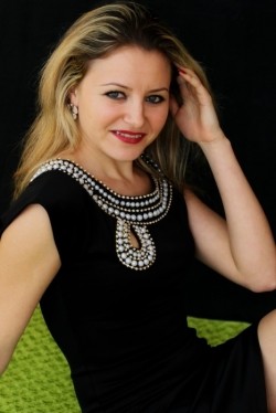 Photo of beautiful Ukraine  Olesya with blonde hair and grey eyes - 20036