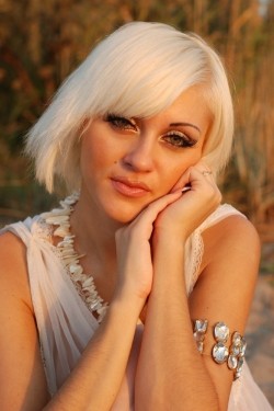 Photo of beautiful Ukraine  Olga with blonde hair and green eyes - 20208