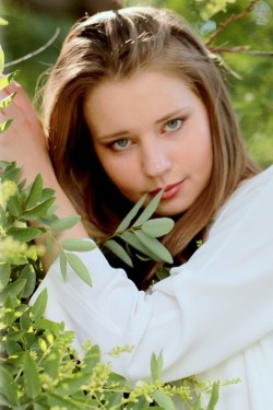 Photo of beautiful Ukraine  Olga with light-brown hair and grey eyes - 20220