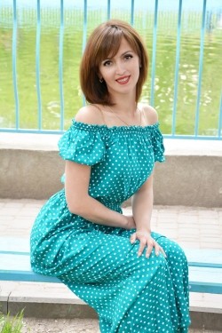 Photo of beautiful Ukraine  Olga with brown hair and brown eyes - 20952