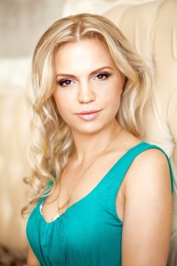 Photo of beautiful Ukraine  Olga with blonde hair and hazel eyes - 21950