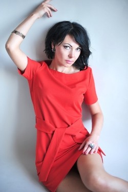 Photo of beautiful Ukraine  Svetlana with black hair and brown eyes - 28379