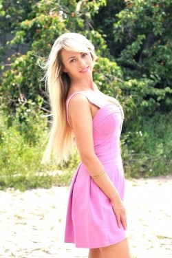 Photo of beautiful Ukraine  Tatiana with blonde hair and hazel eyes - 20224