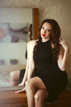 Photo of beautiful Ukraine  Tatiana with light-brown hair and brown eyes - 21373