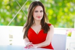 Photo of beautiful Ukraine  Tatiana with light-brown hair and hazel eyes - 21601