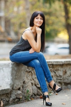 Photo of beautiful Ukraine  Tatiana with brown hair and grey eyes - 27645