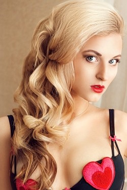 Photo of beautiful Ukraine  Tatyana with blonde hair and grey eyes - 21772