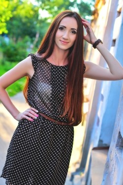 Photo of beautiful Ukraine  Tatyana with brown hair and brown eyes - 22233