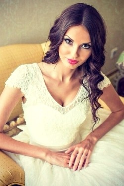 Photo of beautiful Ukraine  Valery with light-brown hair and grey eyes - 21557